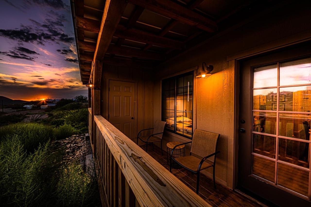 -Pet Friendly- Miners Cabin #5 -Two Double Beds - Private Balcony Tombstone Dış mekan fotoğraf
