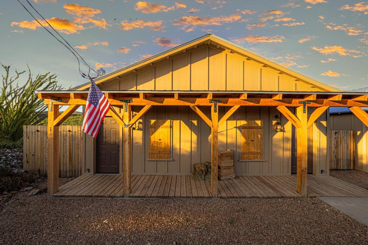 -Pet Friendly- Miners Cabin #5 -Two Double Beds - Private Balcony Tombstone Dış mekan fotoğraf
