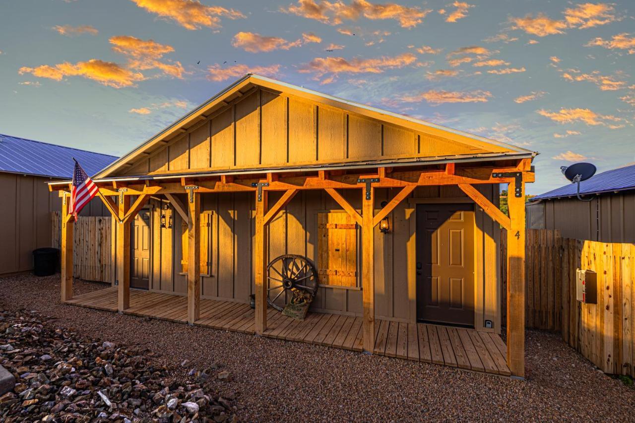 -Pet Friendly- Miners Cabin #5 -Two Double Beds - Private Balcony Tombstone Dış mekan fotoğraf
