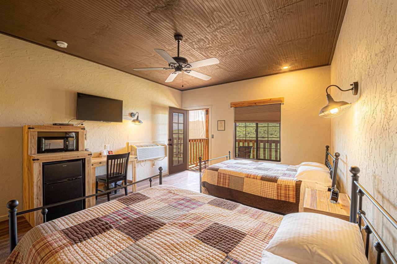 -Pet Friendly- Miners Cabin #5 -Two Double Beds - Private Balcony Tombstone Dış mekan fotoğraf