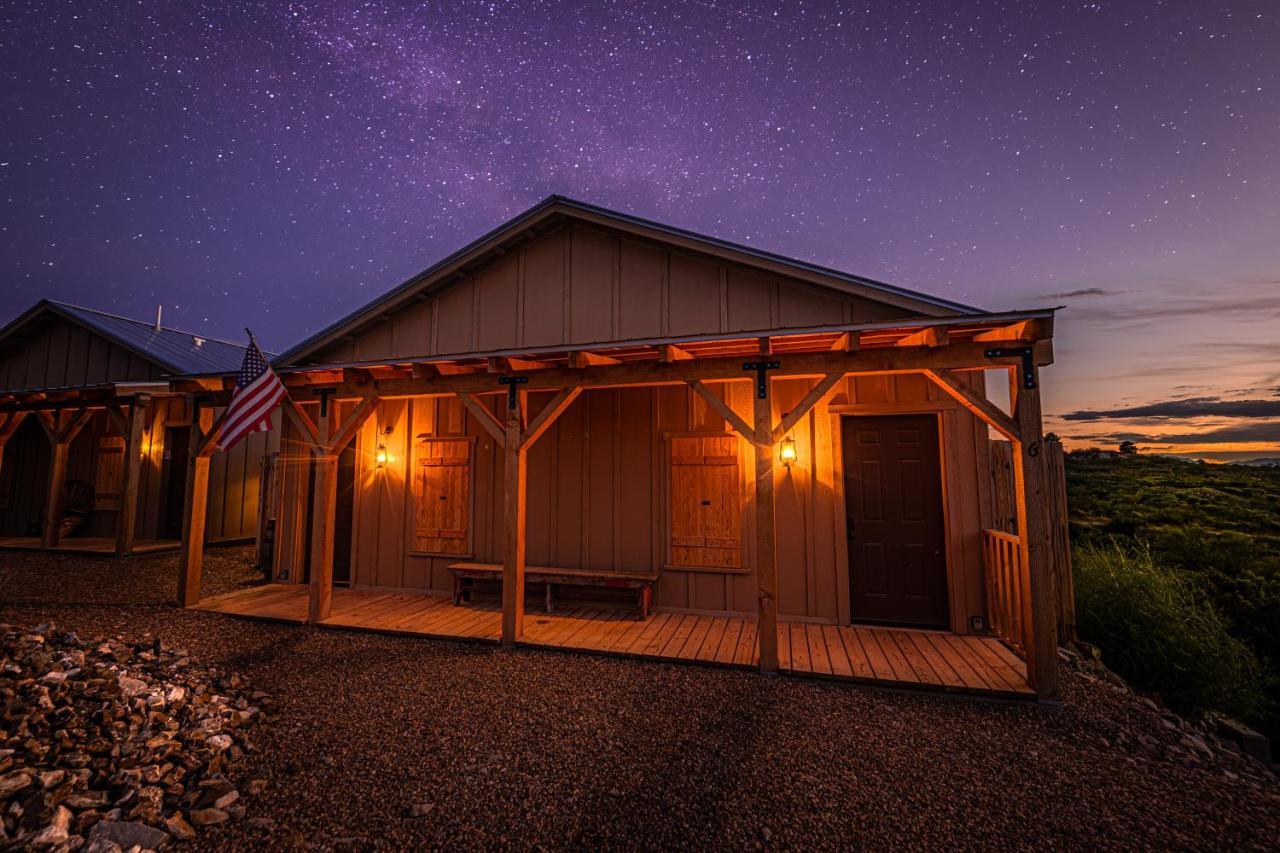 -Pet Friendly- Miners Cabin #5 -Two Double Beds - Private Balcony Tombstone Dış mekan fotoğraf